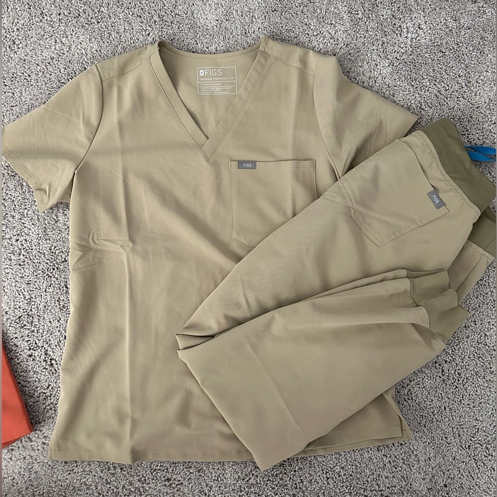 FIGS Sandstone Jogger (M)